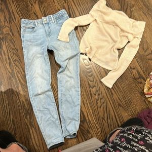 Guess jeans like new. Cute streetware outfit like new